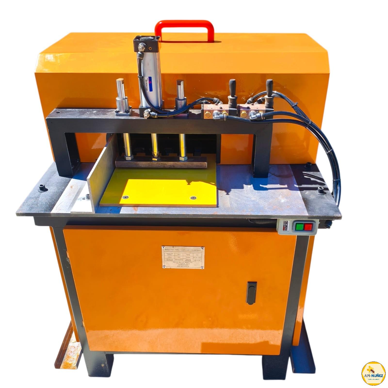 MAQUINA PARA FABRICAR COLMENAS CON ENSAMBLE DENTADO  (Finger Joint)